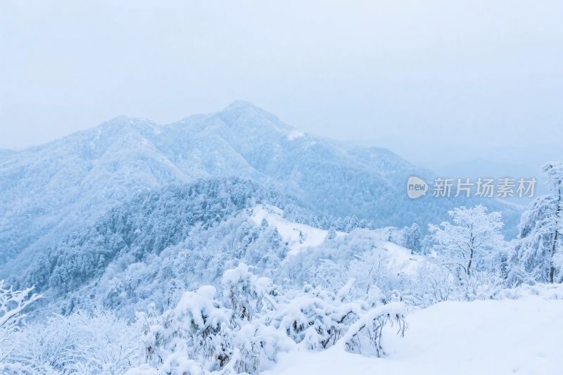 冬日雪山雪景