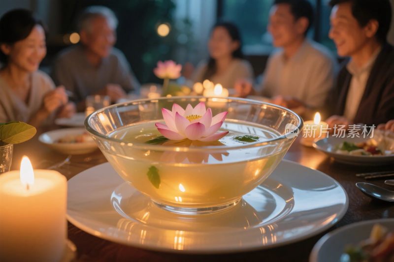 温馨家庭聚餐场景