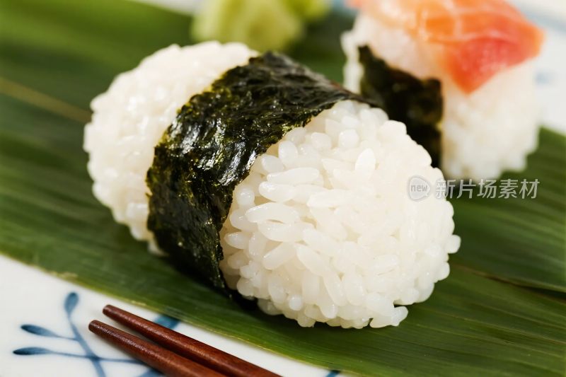 日式寿司饭团