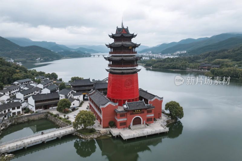 古塔水景古建风景图