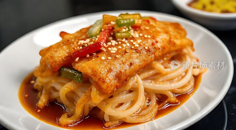 香辣鱼排拌面