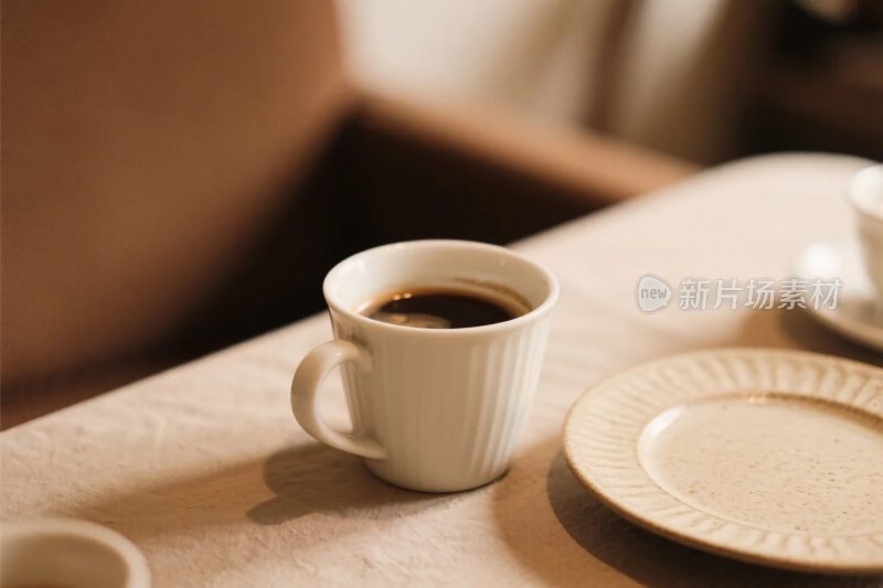 暖调咖啡餐具场景