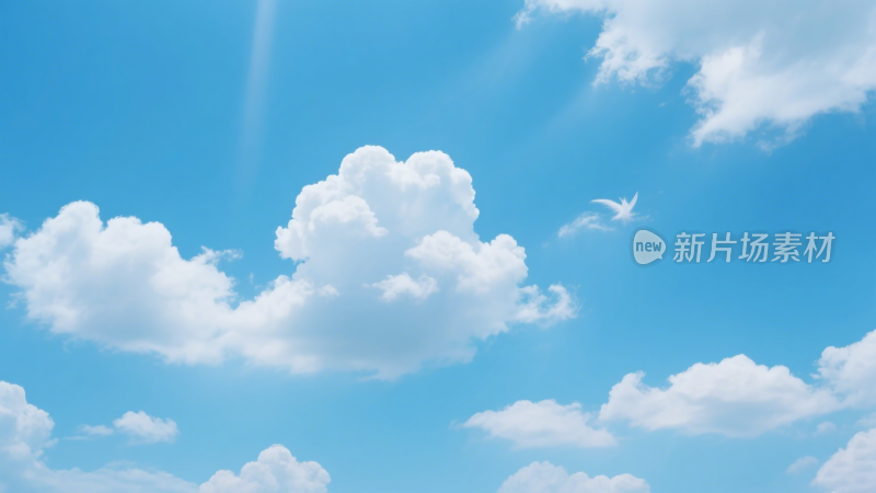 阳光洒落的蓝天云朵写意画