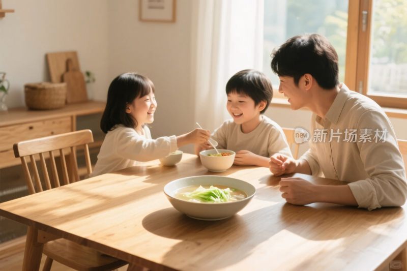 温馨家庭用餐场景