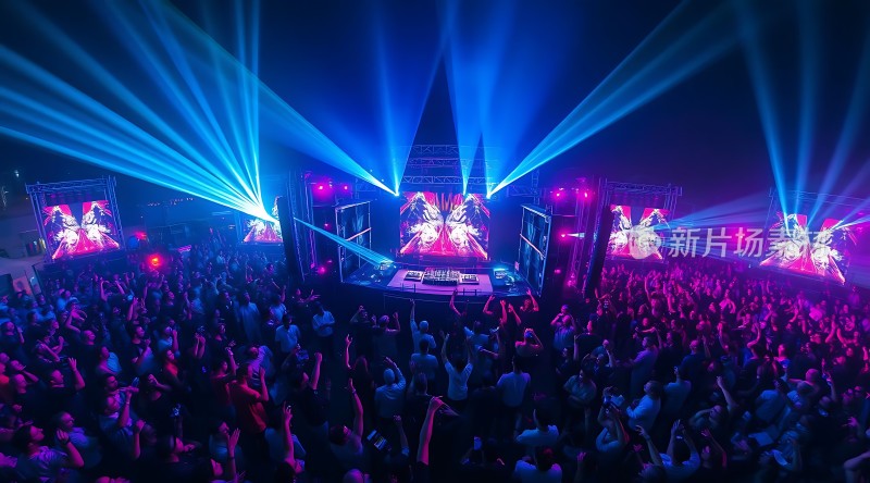 音乐节现场灯光璀璨观众热情高涨