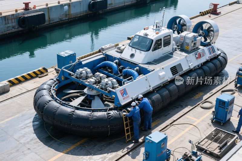 气垫船码头作业场景