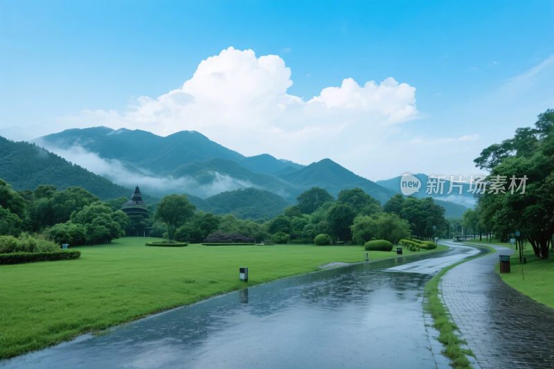 雨后山间道路风景图
