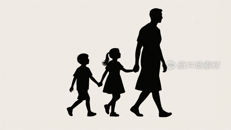 大人与两小孩牵手同行剪影