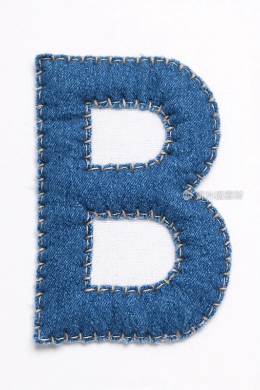 蓝色缝线字母