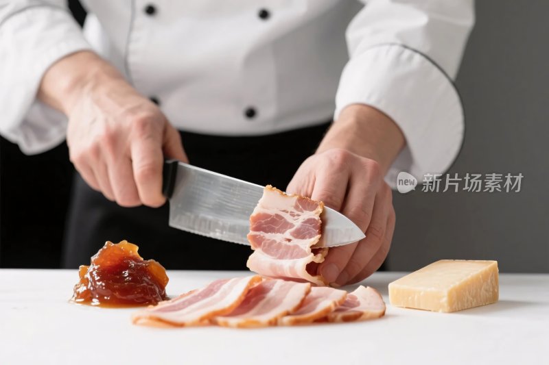 厨师切培根食材准备
