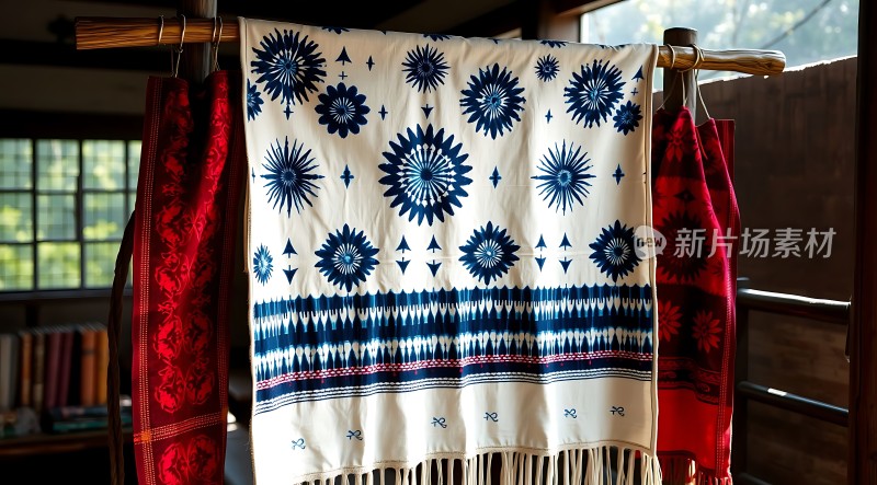 蓝白相间印花布艺作品展示