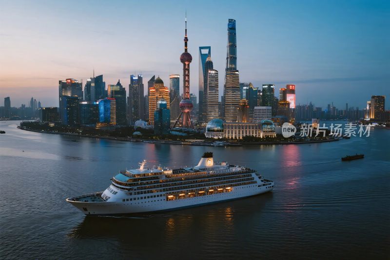 上海外滩夜景与游轮
