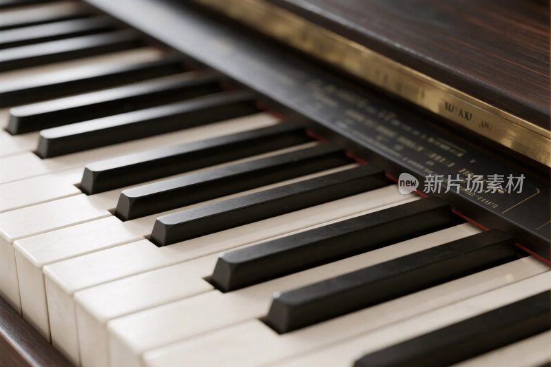 钢琴键盘特写