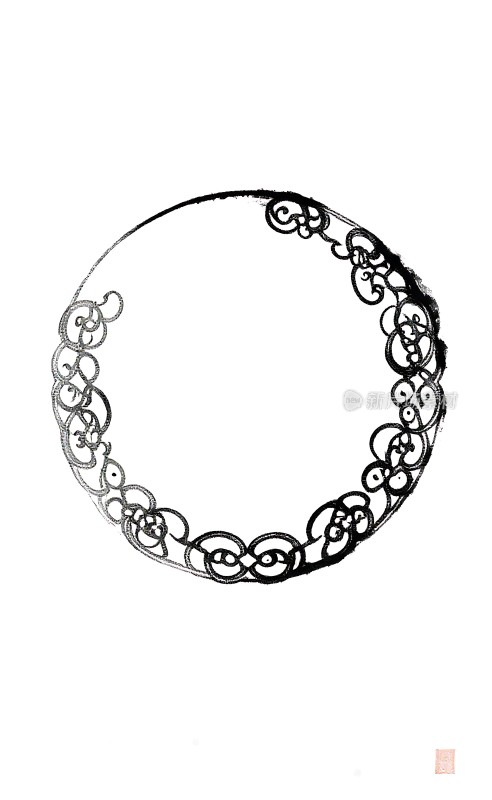 黑色线条勾勒出的精美圆形图案