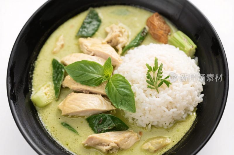 绿色咖喱鸡肉餐食