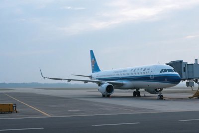 机场停放的客机 机场停放的客机