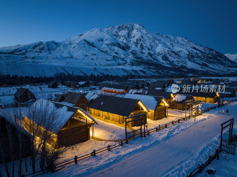 新疆北疆阿勒泰禾木冬季雪景童话世界航拍