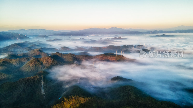 蓝天云海航拍阳光清晨