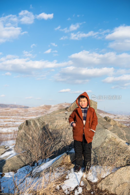 乡村田园雪景雪地童年