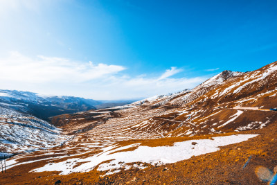 高原雪山