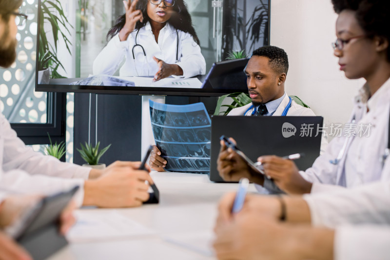 医生团队线上线下医疗研讨