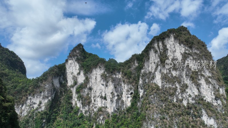 航拍广西喀斯特地貌山峰近景河池小三峡