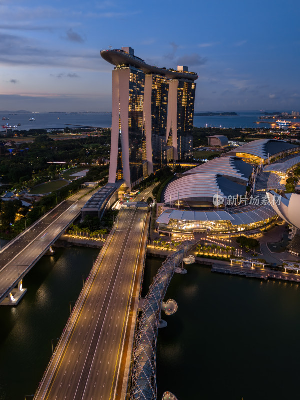 新加坡滨海湾金沙海滨奥林匹克蓝调夜景航拍