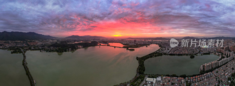 广东肇庆日出城市清晨航拍全景图