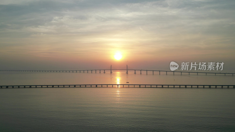 航拍港珠澳大桥大海日出