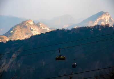 日落金山与索道