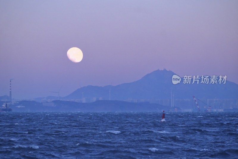 大连东港海上明月