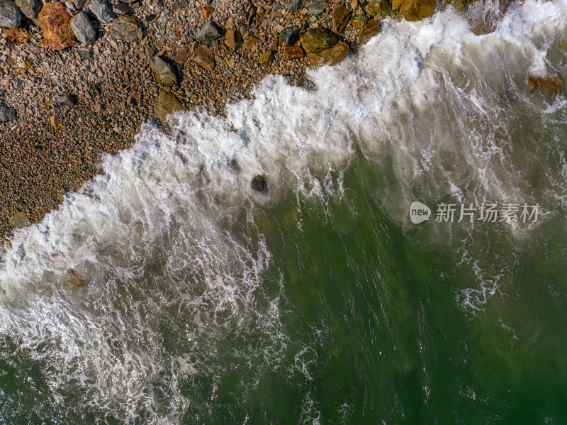 航拍夏季广东汕头南澳岛栈桥礁石海岸风光