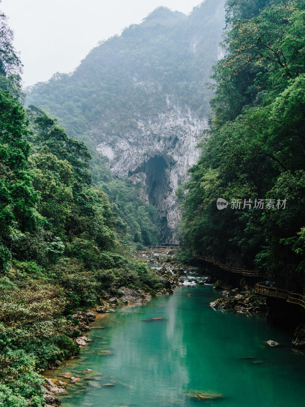 黔南荔波大七孔景区天生桥