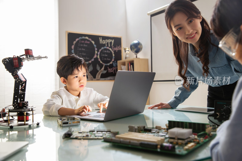 小学生学习机器人编程