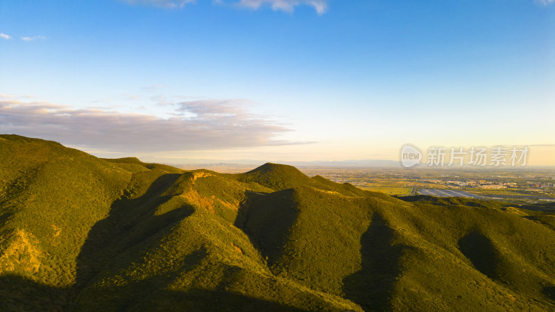 内蒙古呼和浩特大青山夕阳自然风光