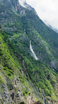 丽江虎跳峡高路徒步