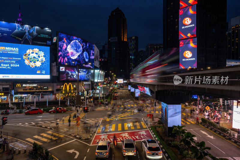 马来西亚吉隆坡武吉免登路轻轨站街头夜景