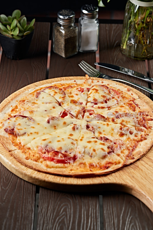 意大利芝士蔬菜培根披萨