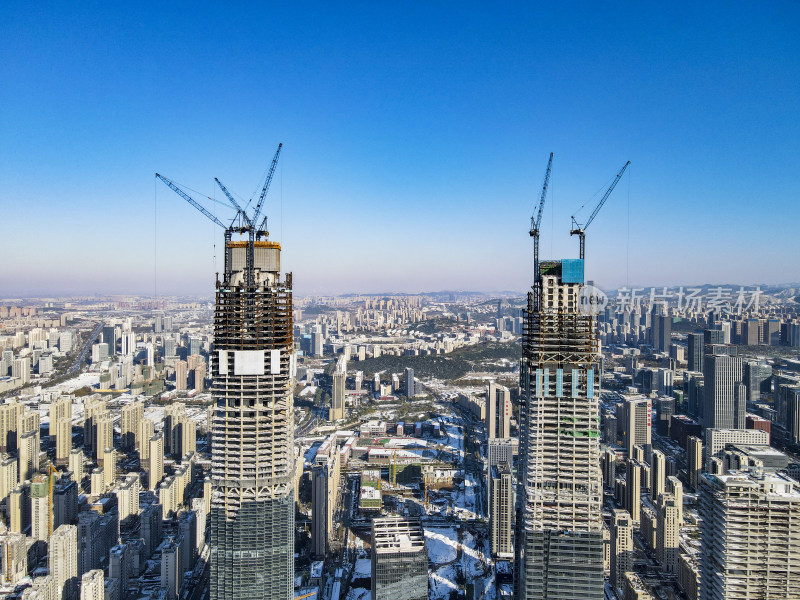 山东济南城市冬天雪景航拍图