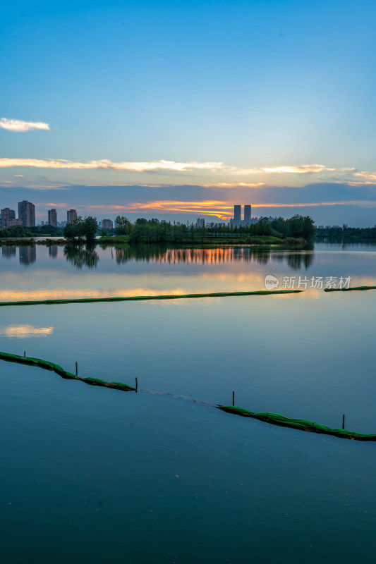武汉金银湖的夕阳风景
