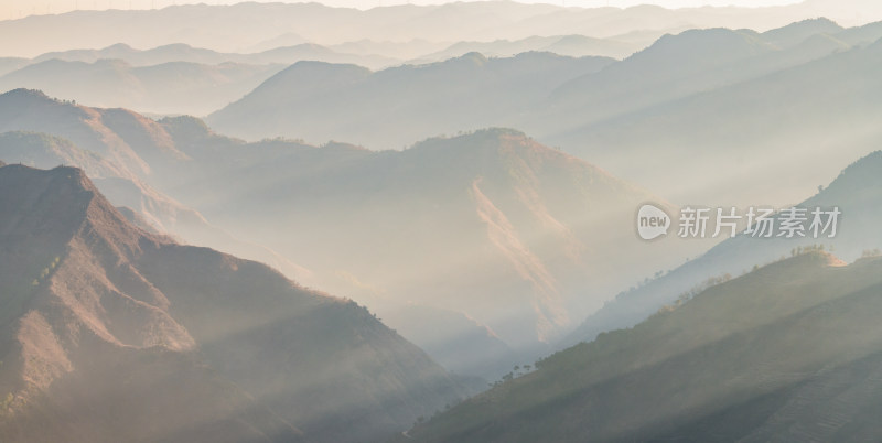 贵州高原山景丁达尔光线风景风光背景素材