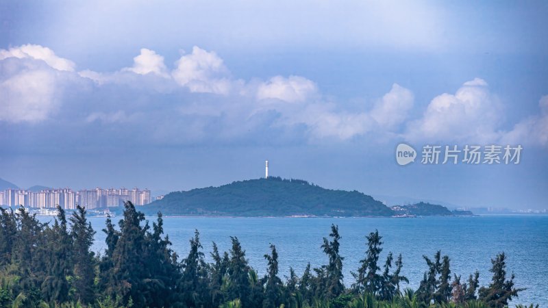 海南省海口鲁能希尔顿酒店的外景和游泳池