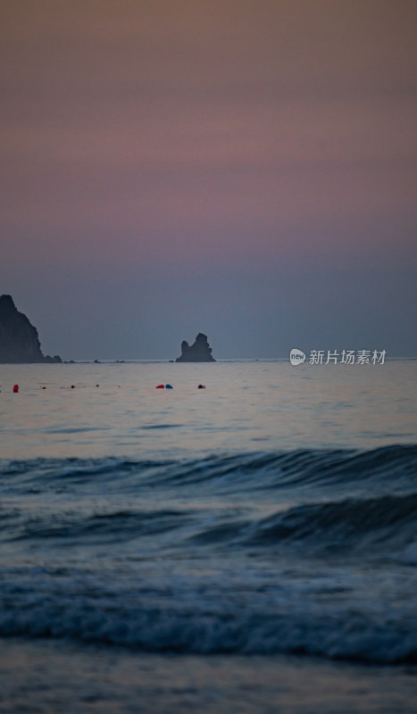 山东青岛崂山区石老人海边日出景观