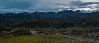 航拍四川理塘铁匠山垭口全景