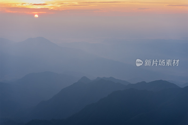 江西萍乡武功山高山草甸日出自然风光