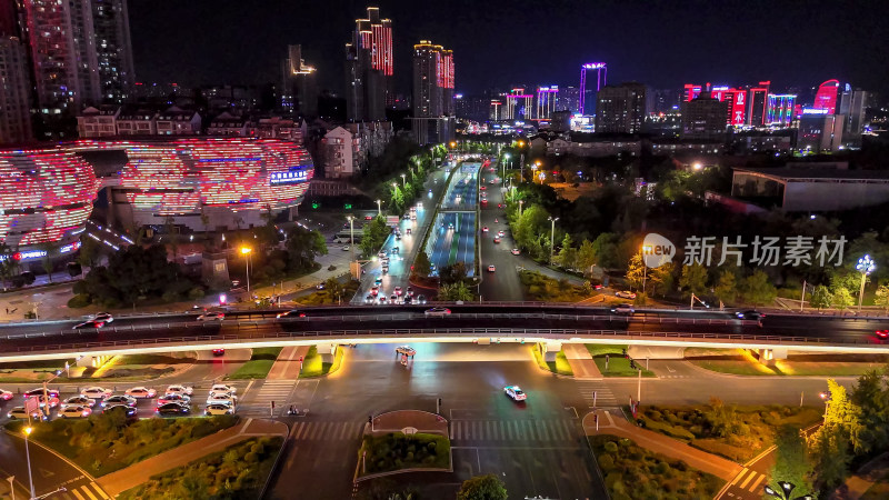 四川泸州城市大道夜景交通航拍图