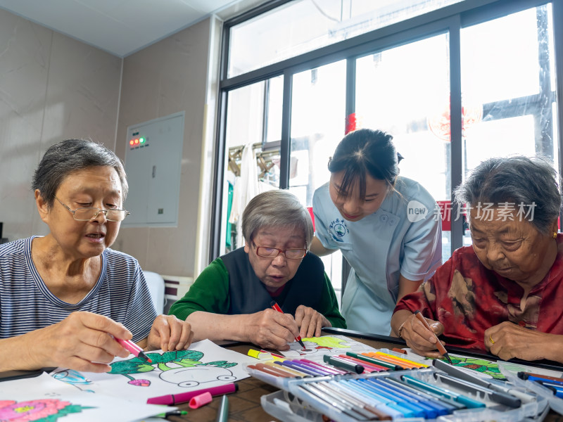 养老机构老人康养医养结合老人晚年幸福生活