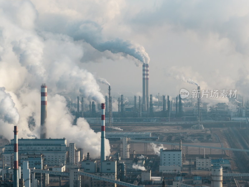 化工厂生产烟囱排放污染
