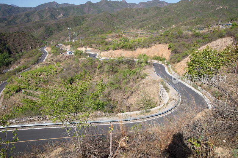 北京门头沟大山里的盘山公路