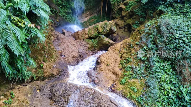 南宁山间瀑布自然风景